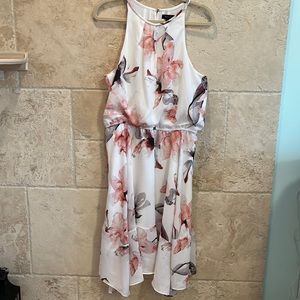 Beautiful and dressy. Classy White House, Black Market dress!